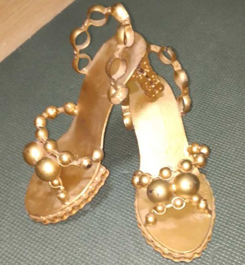 Туфлі з металу